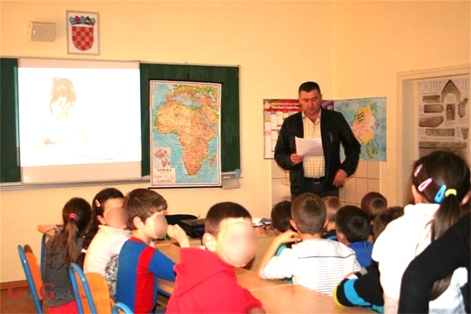 Ne otkrivaj svoje podatke osobama koje osobno ne poznaješ 