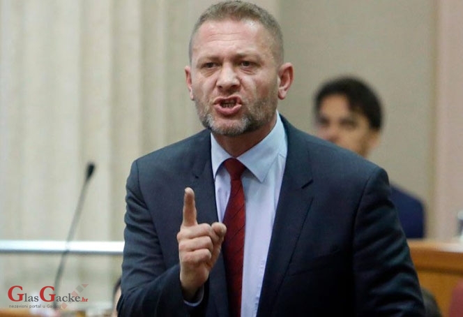 Što maca koti, miše lovi! Što maca koti, miše lovi!