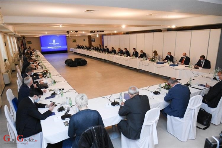 Sastanak Vlade i župana: Želimo osnažiti povjerenje koje je ključno u politici, gospodarstvu i financijama Sastanak Vlade i župana: Želimo osnažiti povjerenje koje je ključno u politici, gospodarstvu i financijama