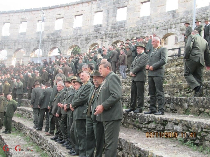 Lovci Ličko-senjske županije srdačno dočekani u pulskoj Areni 