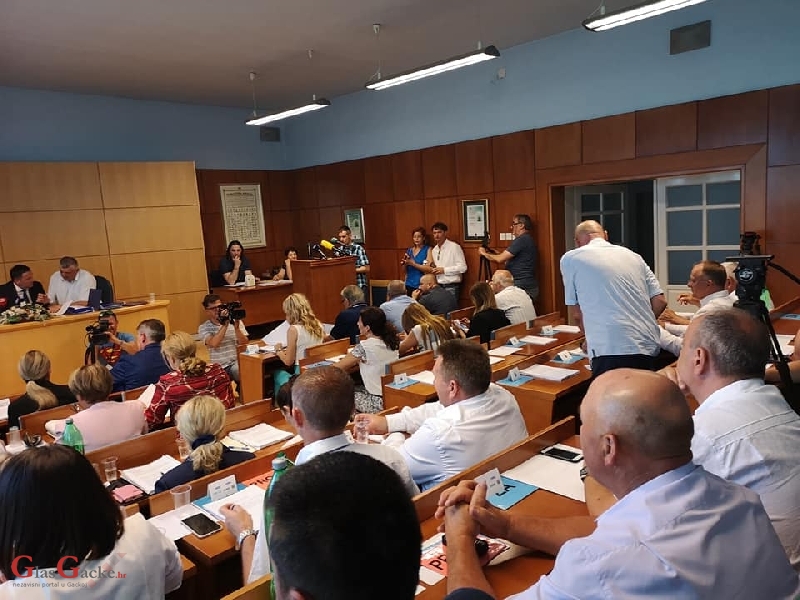 Odbijen proračun Ličko-senjske županije, HDZ zove Milinovića na ostavku