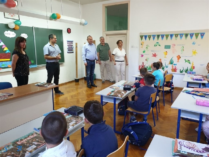 Gradonačelnik Grada Senja Sanjin Rukavina ispratio osnovnoškolce u nove školske pobjede