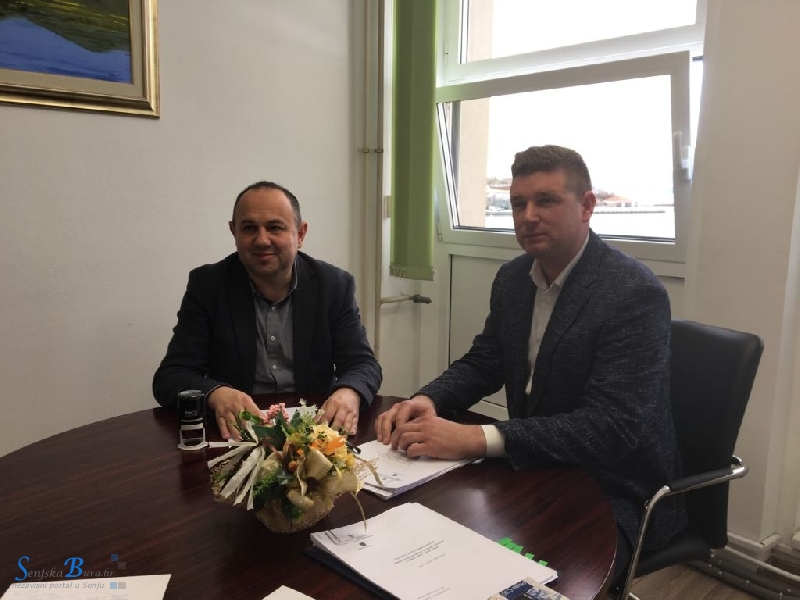 Potpisan Ugovor o javnoj nabavi radova adaptacije dijelova elektro i strojarskih instalacija u Dječjem vrtiću “Travica“ Potpisan Ugovor o javnoj nabavi radova adaptacije dijelova elektro i strojarskih instalacija u Dječjem vrtiću “Travica“