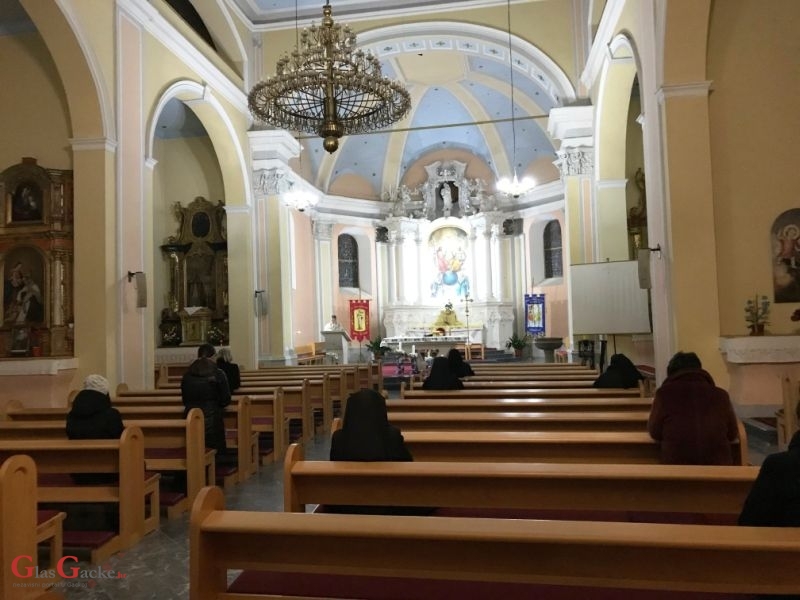 Prva misa zornica u Otočcu