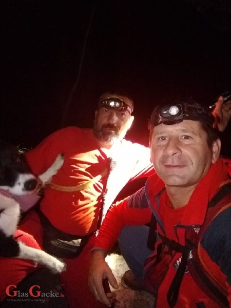 Zajedničkim snagama članova HGSS Stanice Gospić i  čuvara prirode NP Plitvička jezera pronađeni zalutali turisti