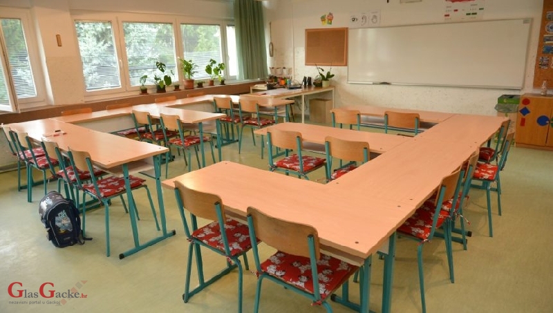 Danas se štrajka u osnovnoj i srednjoj školi Danas se štrajka u osnovnoj i srednjoj školi