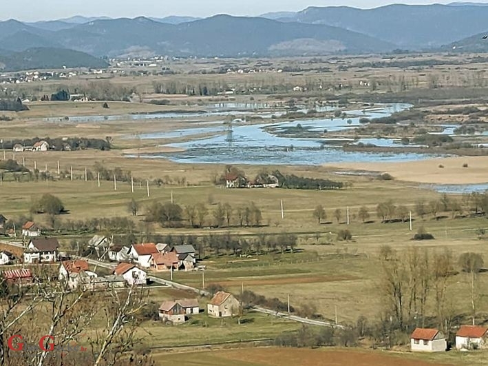 Gacka, baš kao i svaka druga rijeka Gacka, baš kao i svaka druga rijeka