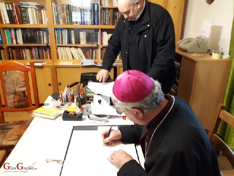 Biskup Križić u kanonskoj vizitaciji u Lešću i Prozoru 
