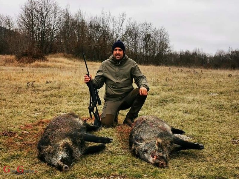 Lovac Juraj Draženović odstrijelio dva vepra 