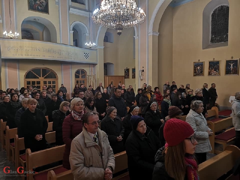 Misa zornica u Otočcu