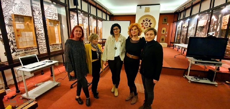 I glagoljačići tkaju platno EPK Rijeke