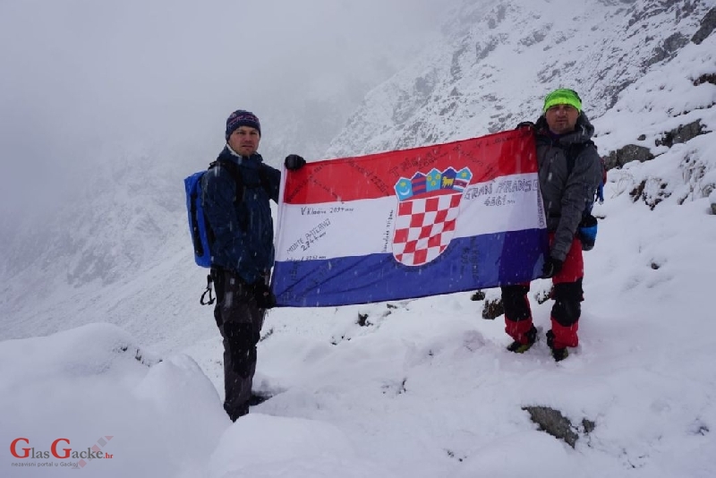 Otočani Milan Krznarić i Stipe Piršljin popeli se na najviši vrh Poljske - Rysy (2499 mnv )