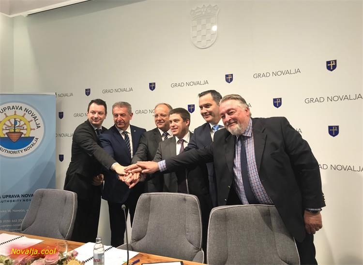 Ministar Oleg Butković potpisao Ugovor o dodjeli bespovratnih sredstava za projekt rekonstrukcije i dogradnje trajektnog pristaništa Žigljen na otoku 