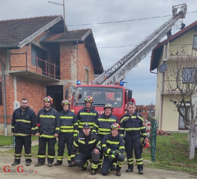 Vatrogasci VZLSŽ dnevno saniraju 30 objekata u Petrinji