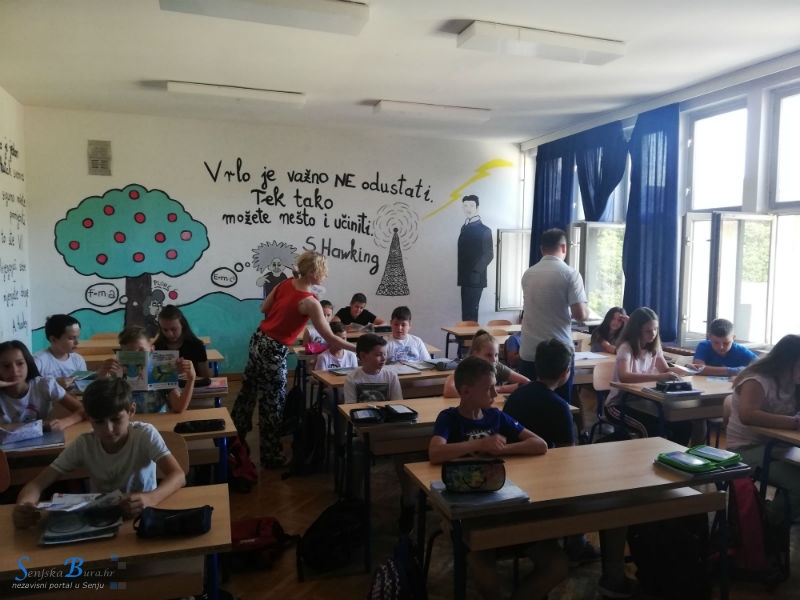 Senjski osnovnoškolci učili o odvojenom prikupljanju otpada u sklopu projekta „Smanjimo smeće, ne bacajmo otpad u iste vreće“ 