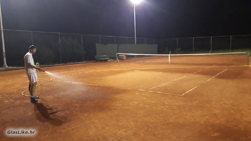 Kreće tenis u Gospiću Kreće tenis u Gospiću
