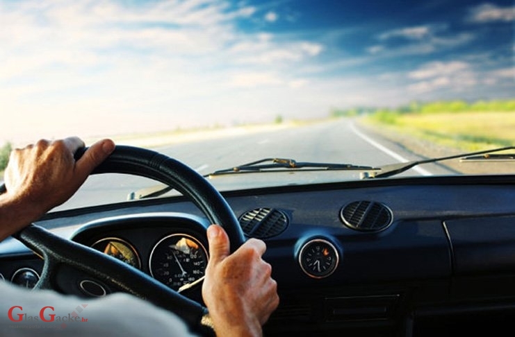 Samo po gasu - 233 km/h na autocesti A-1 