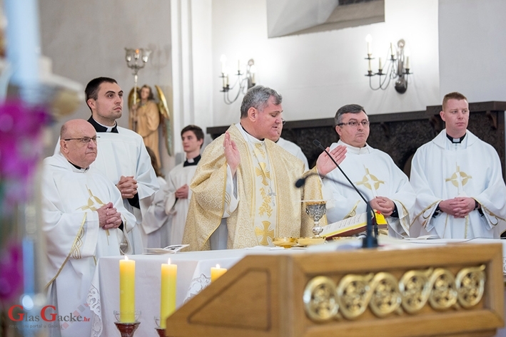Biskup Košić: Jesmo li svjesni u kakvom smo ratu? Biskup Košić: Jesmo li svjesni u kakvom smo ratu?