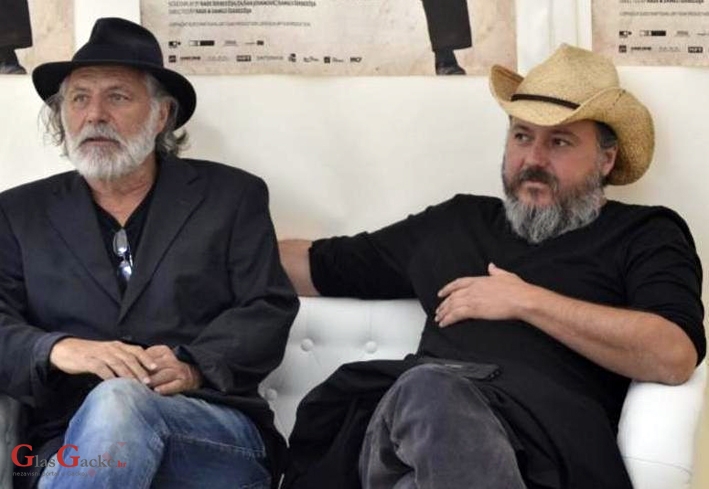 Šerbedžiji uručili nagradu za -hrvatsko životno kulturno dezerterstvo-! Šerbedžiji uručili nagradu za -hrvatsko životno kulturno dezerterstvo-!
