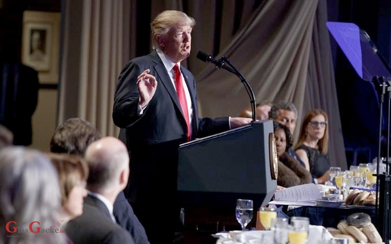Trump: Razmišljam o tome da Antife imenujem terorističkom organizacijom Trump: Razmišljam o tome da Antife imenujem terorističkom organizacijom
