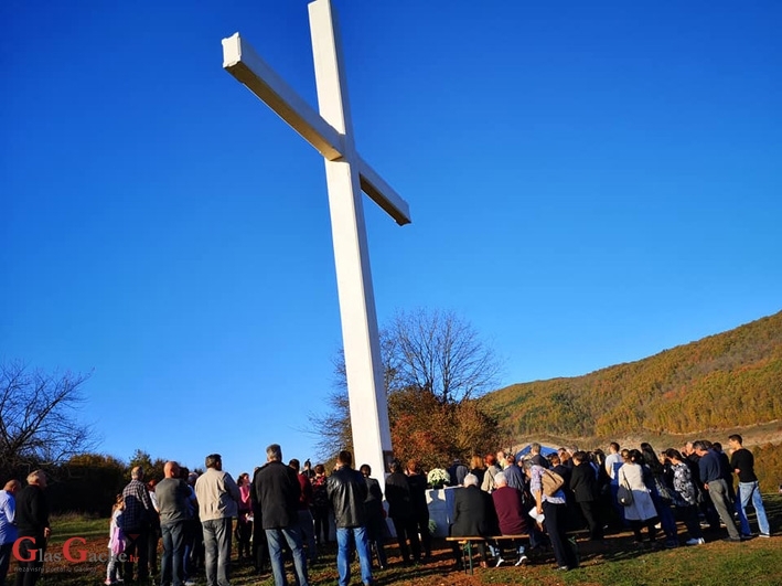 Blagoslovljen Zavjetni križ u Kompolju