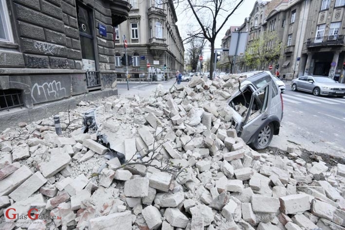 Srbijanski BLIC prekorio one koji se 'raduju' potresu Srbijanski BLIC prekorio one koji se 'raduju' potresu