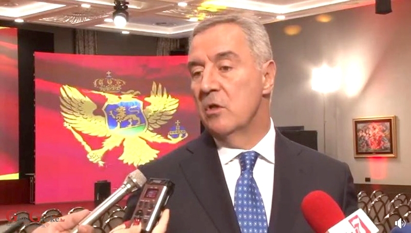 Milo Đukanović zabija zadnji čavao u lijes velike Srbije Milo Đukanović zabija zadnji čavao u lijes velike Srbije