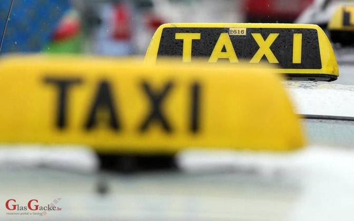 Skakao po taxi vozilu i trgao dijelove 