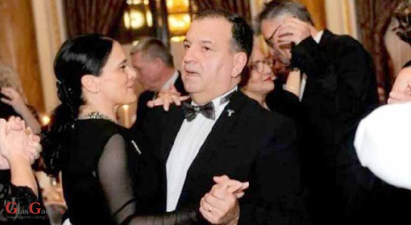 Lažna informacija o ministru Berošu i plesu sa suprugom Lažna informacija o ministru Berošu i plesu sa suprugom