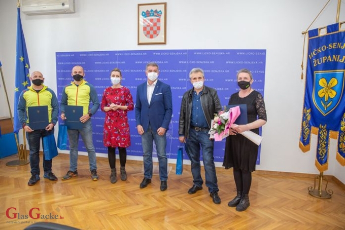 Županijska javna priznanja za prošlu godinu Županijska javna priznanja za prošlu godinu