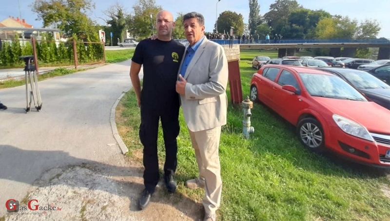 Sačić žestoko u Karlovcu: Pupovcu i Plenkoviću, mi nismo budale Sačić žestoko u Karlovcu: Pupovcu i Plenkoviću, mi nismo budale