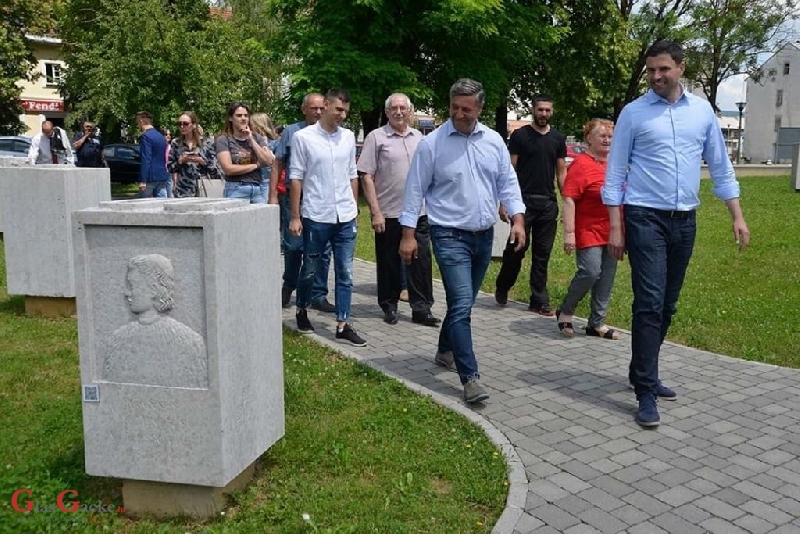 Davor Bernardić u Ličko-senjskoj županiji Davor Bernardić u Ličko-senjskoj županiji