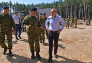 Krstičević u radnom posjetu vojarni u Udbini i Zemuniku Krstičević u radnom posjetu vojarni u Udbini i Zemuniku