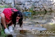 S vrila zagrabiti vodu pregršti S vrila zagrabiti vodu pregršti
