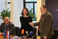 25 milijuna kuna za štete naleta divljači na vozila 25 milijuna kuna za štete naleta divljači na vozila