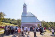 A poklaše ih partizani i četnici