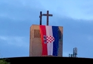 Crveni fašisti škljocaju zubima na sve hrvatsko Crveni fašisti škljocaju zubima na sve hrvatsko