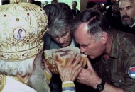 Papa Franja roni suze za Irinejom 