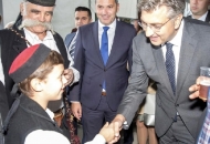 Predsjednik Vlade RH Andrej Plenković u subotu dolazi na "Jesen u Lici" Predsjednik Vlade RH Andrej Plenković u subotu dolazi na "Jesen u Lici"