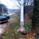 Udario u stup i poginuo