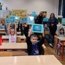 POP U KNINSKOJ ŠKOLI PODIJELIO TABLETE SAMO SRPSKOJ DJECI
