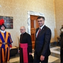 I nad Papom ima Irinej