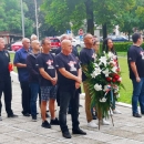 Vijenci i svijeće na spomenik braniteljima u Otočcu i Zalužnici