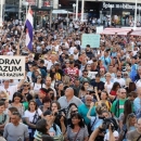 Tisuće ljudi na antikorona prosvjedu – DOSTA JE!