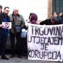 Tko te hrani, taj te i jaše
