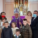 Biskup krstio šesto dijete u obitelji