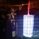 U Otočcu upaljena prva adventska svijeća