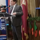 Grabar-Kitarović: "Ismijavaju me da sam hodajući gaf zato što pjevam s vama..."