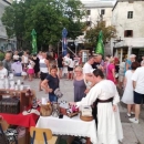 Bogata ponuda Ličke seljačke tržnice oduševila posjetitelje