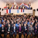 Grabar-Kitarović: "Ismijavaju me da sam hodajući gaf zato što pjevam s vama..."
